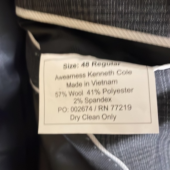 EUC Kenneth Cole 48 R AWEARNESS plaid blazer - Picture 6 of 6